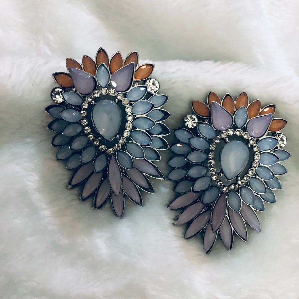 Earrings - Picture 5 of 8